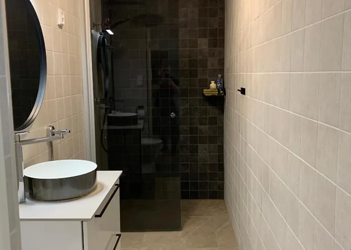 I Centrum Av * بيتار ساري